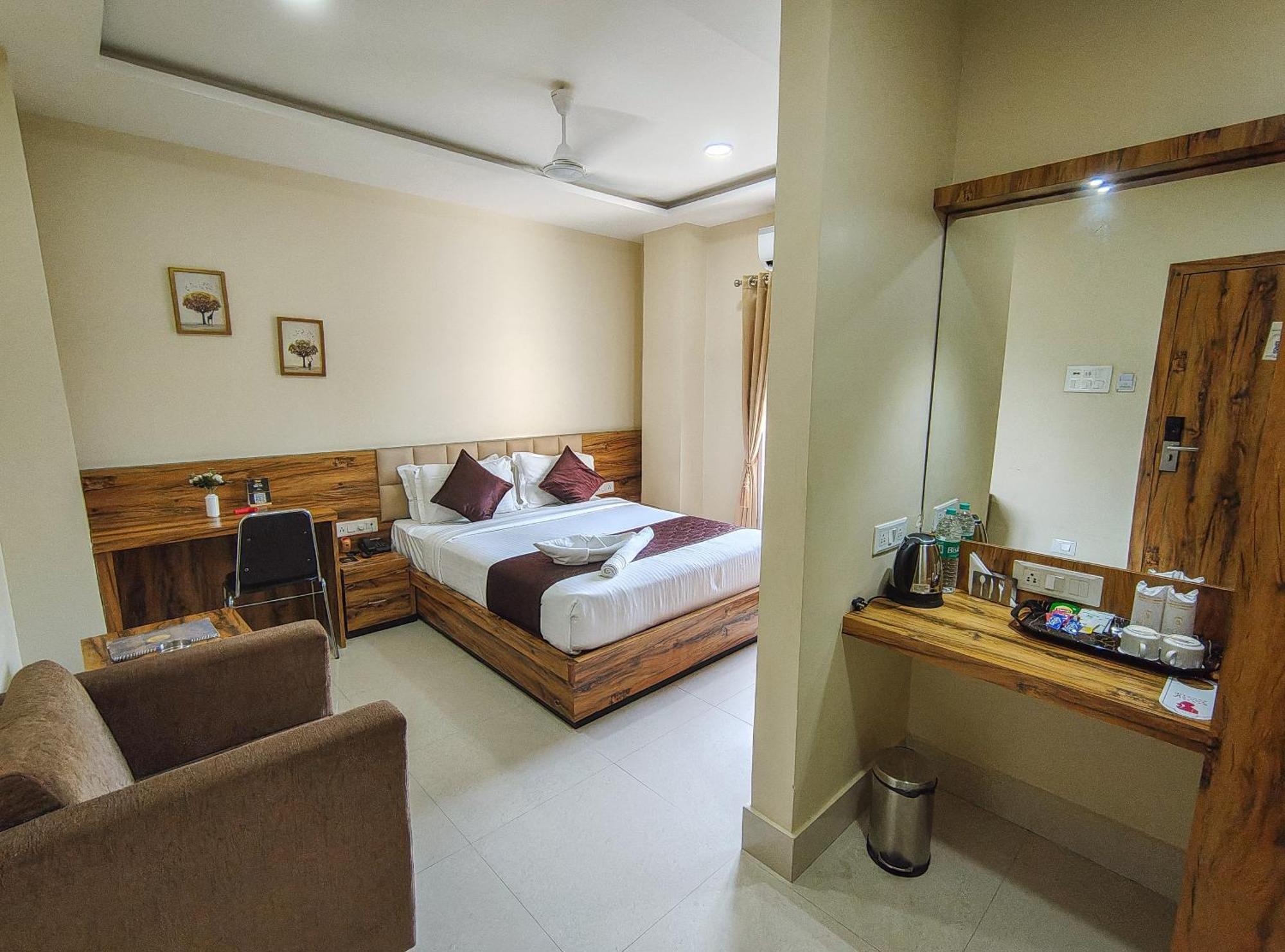 Hotel Bliss Jorhat Bagian luar foto